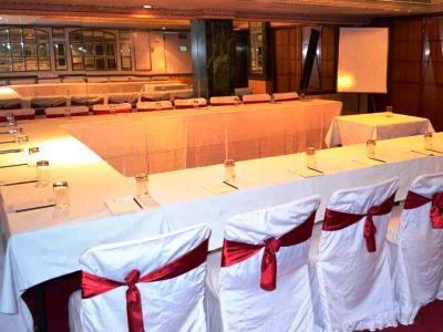 Hotel Grand Sartaj Нью-Дели Экстерьер фото